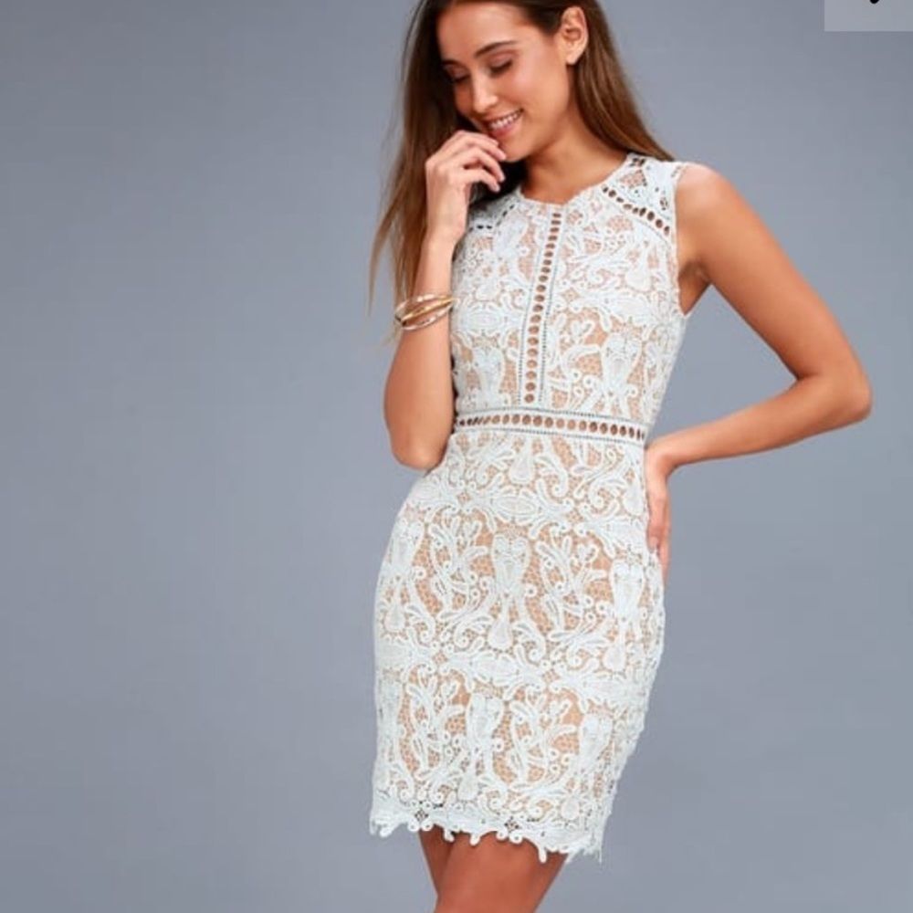 Lulus DREAM LIFE LIGHT BLUE LACE BODYCON DRESS size m medium nude